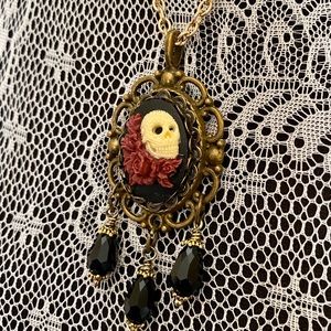 Sugar Skull w/Roses Cameo Necklace - Small